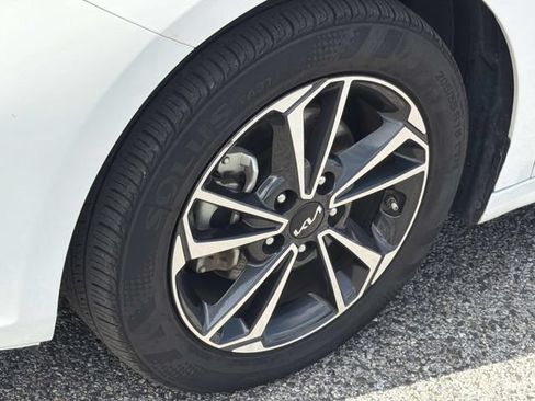 Used 2024 Kia Forte LXS FWD image 13