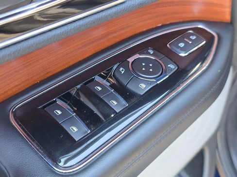 Used 2019 Lincoln Navigator Reserve AWD/4WD image 23