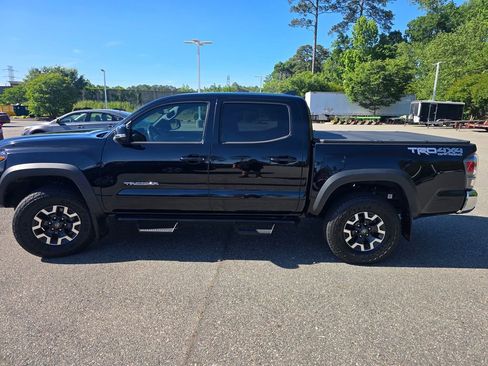 Used 2023 Toyota Tacoma TRD Off-Road AWD/4WD image 8