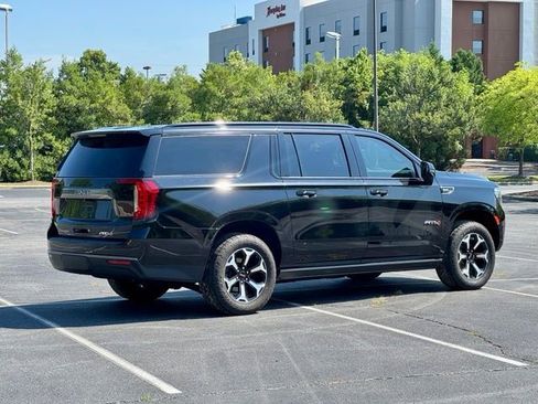 Used 2021 GMC Yukon XL AT4 w/ AT4 Premium Plus Package AWD/4WD image 8