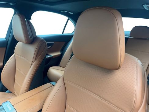 Used 2025 Mercedes-Benz C 300 Sedan image 26