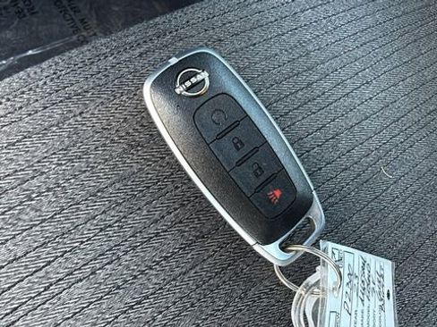 Used 2023 Nissan Rogue SV image 29