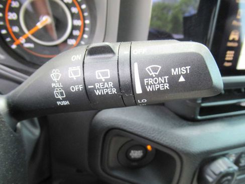 Used 2025 Jeep Wrangler Sport S image 26