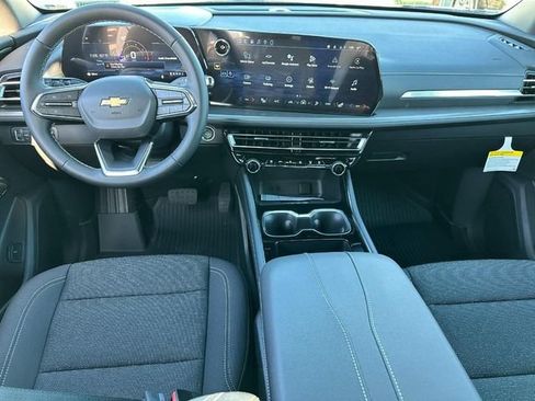 New 2026 Chevrolet Traverse LT w/ LPO, Floor Liner Package FWD image 6
