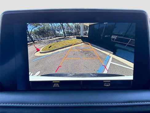 Used 2023 Chevrolet Suburban Premier image 14