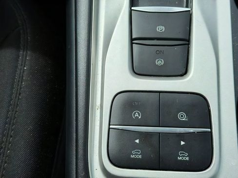 Used 2023 Ford Explorer XLT RWD image 29