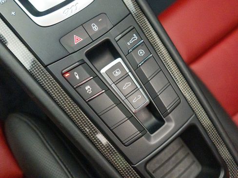 Used 2019 Porsche 911 Turbo w/ Light Design Package image 30