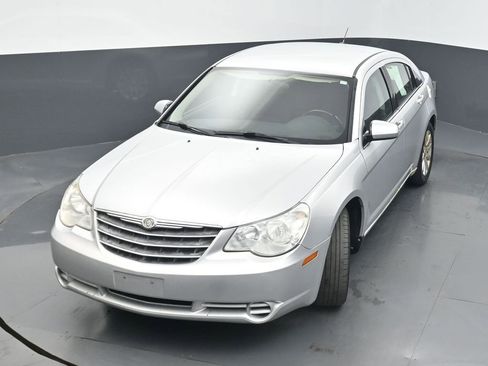 Used 2010 Chrysler Sebring Limited FWD image 35
