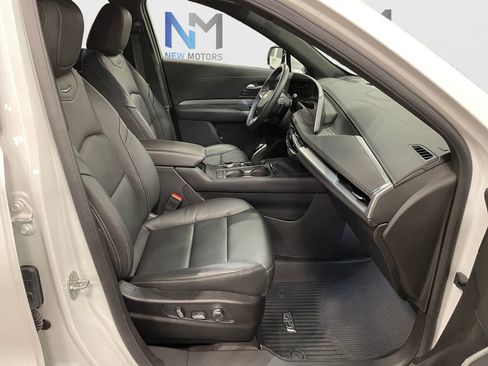 Used 2024 Cadillac XT4 Premium Luxury w/ Cold Weather Package image 15