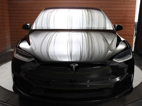 Used 2023 Tesla Model X image 2