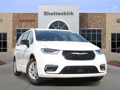 New 2026 Chrysler Pacifica Select