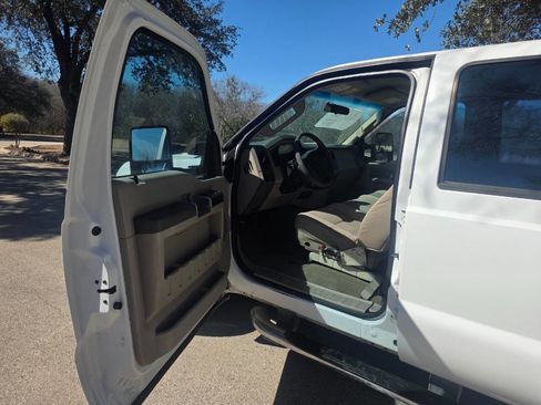 Used 2008 Ford F250 Lariat image 10