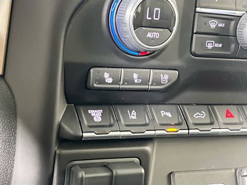 Used 2022 Chevrolet Silverado 2500 High Country w/ Z71 Off-Road Package image 20