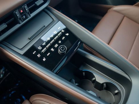 New 2025 Porsche Macan Turbo Electric image 20