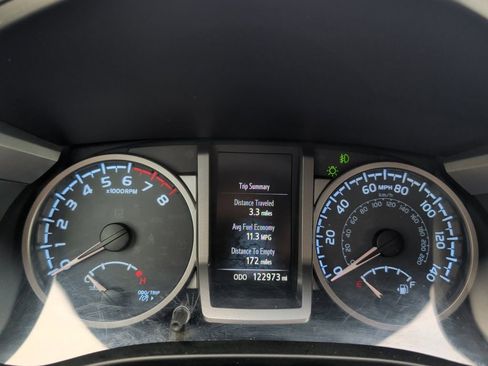 Used 2018 Toyota Tacoma SR5 image 17