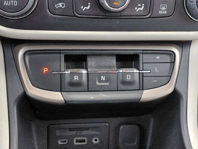 Used 2024 GMC Terrain Denali w/ Denali Premium Package AWD/4WD image 25