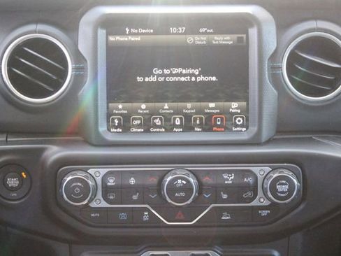 Used 2021 Jeep Wrangler Unlimited Rubicon 4xe w/ Cold Weather Group AWD/4WD image 18