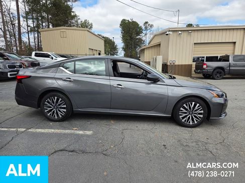 Used 2025 Nissan Altima 2.5 SV image 11