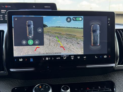 Used 2025 Ford Expedition Tremor AWD/4WD image 53