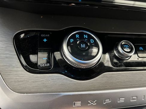 Used 2025 Ford Expedition Platinum AWD/4WD image 54