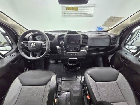 Used 2025 RAM ProMaster 2500 w/ Convenience Group FWD image 12
