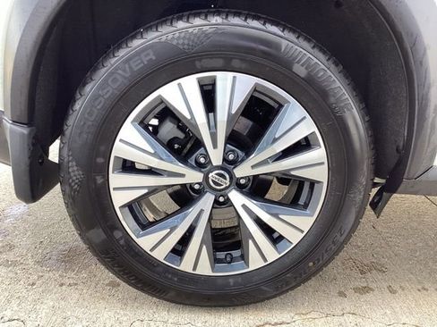 Used 2021 Nissan Rogue SV image 8