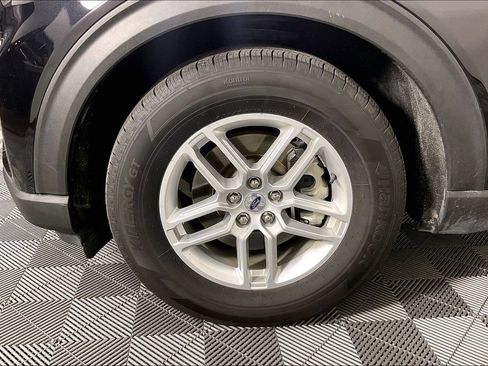 Used 2025 Ford Explorer Active w/ Active Comfort Package RWD image 12