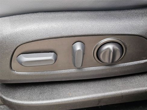 Used 2023 Buick Enclave Essence w/ Experience Buick Package FWD image 26
