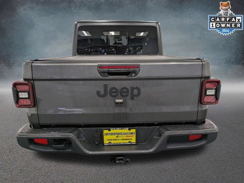 Used 2024 Jeep Gladiator Mojave AWD/4WD image 5