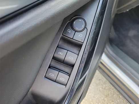 Used 2025 Chevrolet Equinox LT image 13