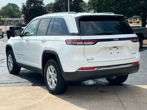 Used 2023 Jeep Grand Cherokee Limited AWD/4WD image 10