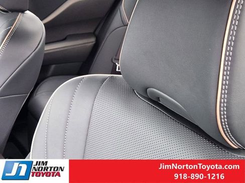 Used 2026 Toyota Crown AWD/4WD image 16
