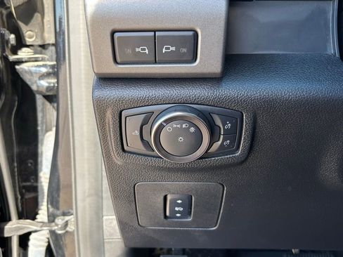 Used 2018 Ford F150 Raptor w/ Equipment Group 802A Luxury image 25