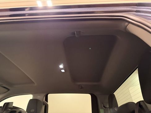 Used 2022 Chevrolet Silverado 1500 LT image 10