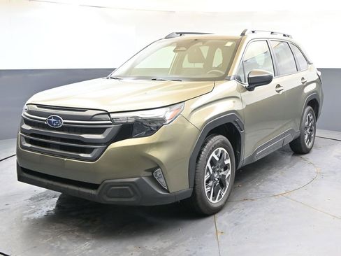Used 2025 Subaru Forester Premium AWD/4WD image 1