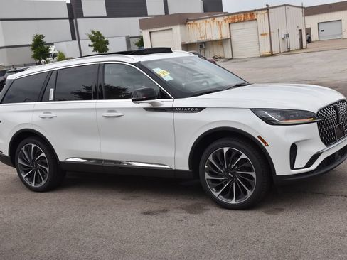 New 2026 Lincoln Aviator Reserve AWD/4WD image 4