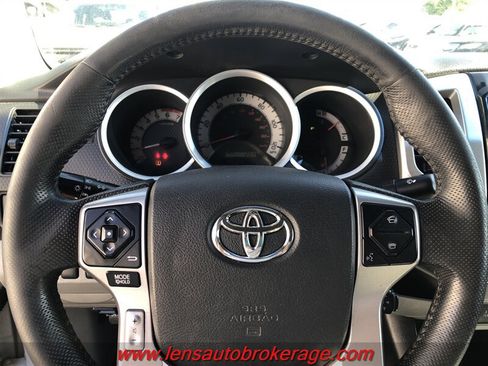 Used 2015 Toyota Tacoma 4x4 Double Cab w/ TRD Off-Road Package image 13