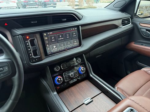 Used 2024 GMC Yukon Denali Ultimate image 12