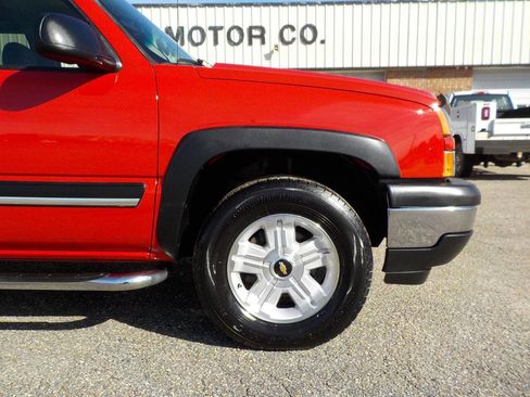 Used 2006 Chevrolet Silverado 1500 LT w/ Light Duty Power Package image 9