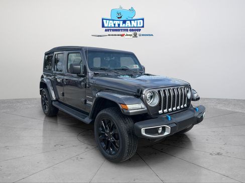 Used 2023 Jeep Wrangler Unlimited Sahara w/ Cold Weather Group image 35