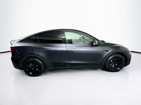 Used 2024 Tesla Model Y Long Range RWD image 10