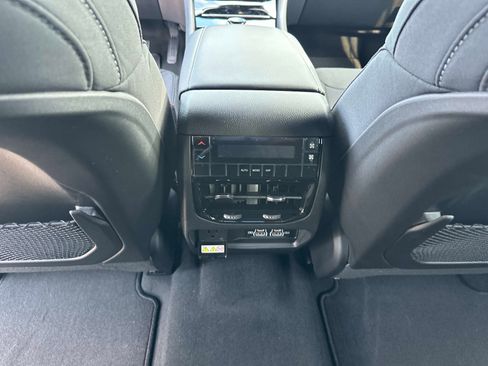 New 2025 Jeep Grand Cherokee L Laredo w/ Luxury Tech Group I image 16