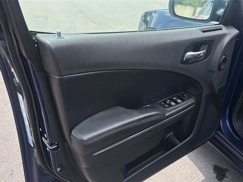 Used 2014 Dodge Charger SE RWD image 18