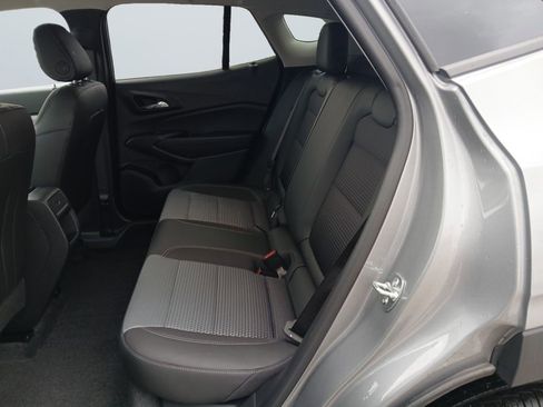 Certified 2025 Chevrolet Trax LT w/ Driver Confidence Package FWD image 15
