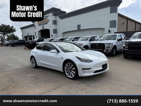 Used 2018 Tesla Model 3 Long Range RWD image 1