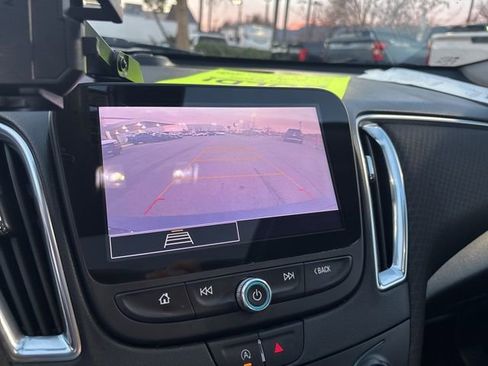 Used 2021 Chevrolet Malibu LT image 28