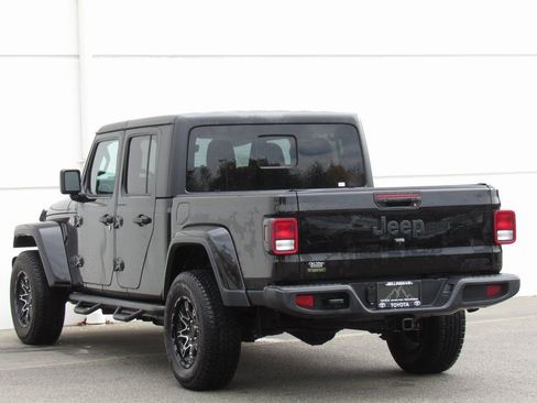Used 2021 Jeep Gladiator Sport AWD/4WD image 4
