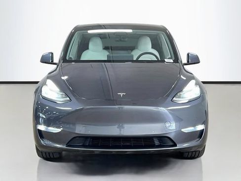 Used 2021 Tesla Model Y Long Range AWD/4WD image 2