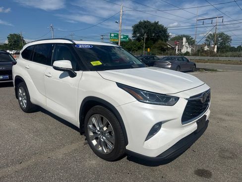 Used 2020 Toyota Highlander Limited AWD/4WD image 3