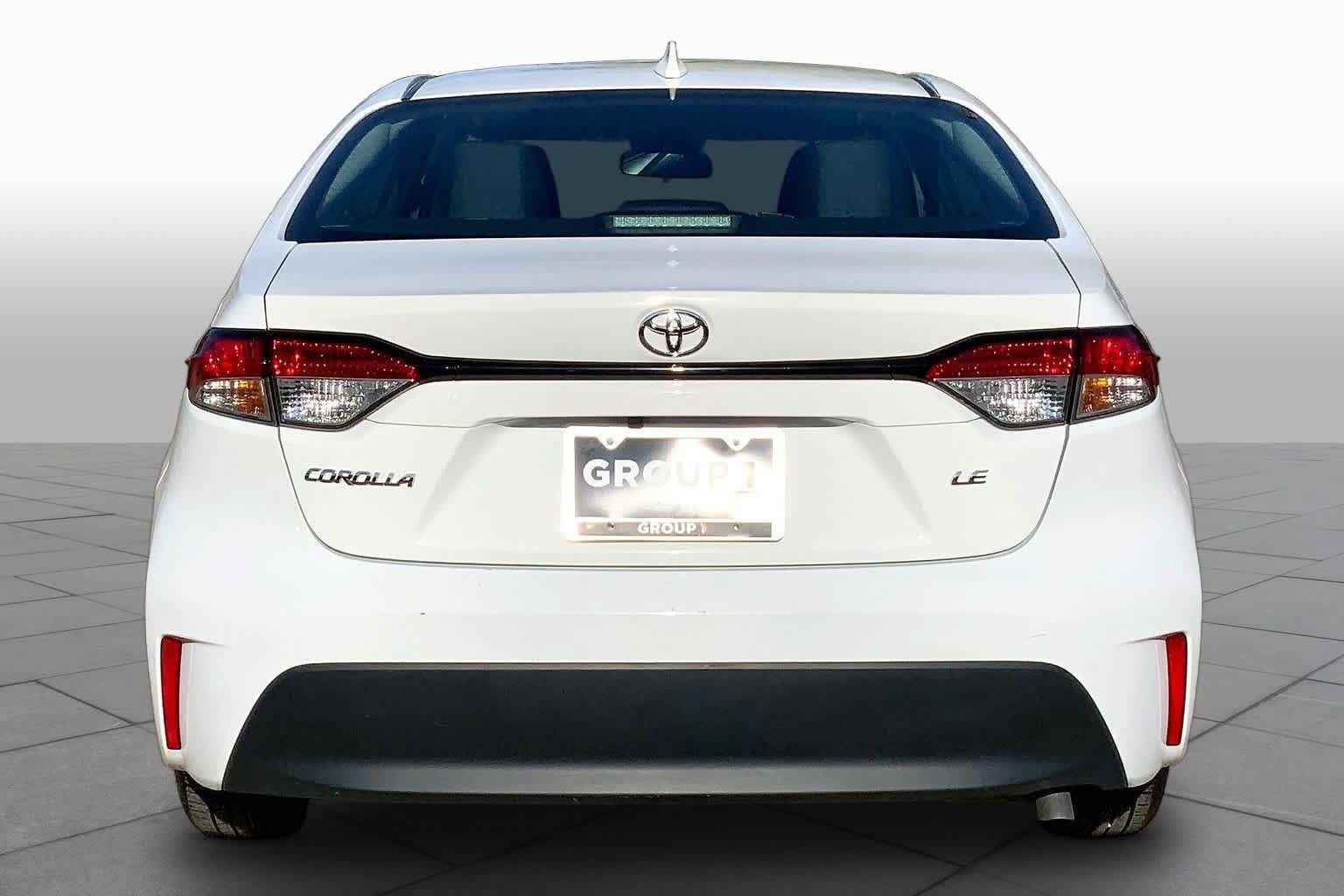 Used 2025 Toyota Corolla LE FWD image 5